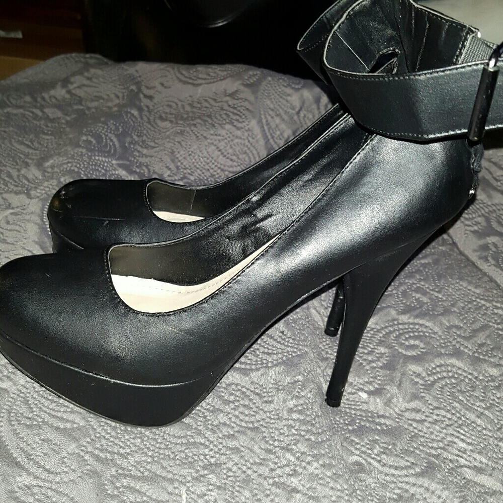 Corset back heels
